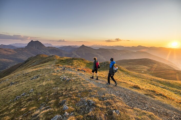Wandern im Goldenen Herbst